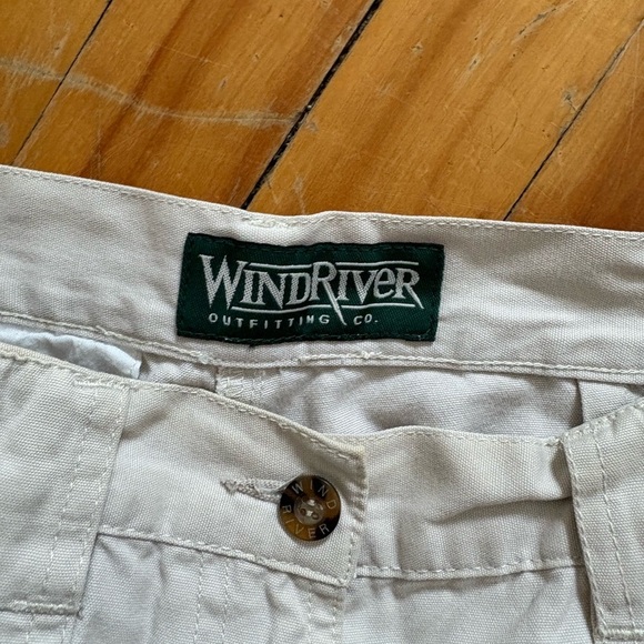 Vintage WindRiver Cargo Shorts β Beige Utility Y2K (Size 10, Oversized Fit) - Picture 6 of 6